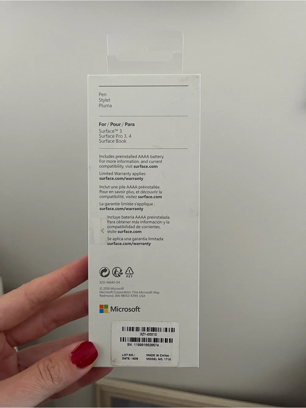 Microsoft Surface Pen Stylus in White and Silver Packaging